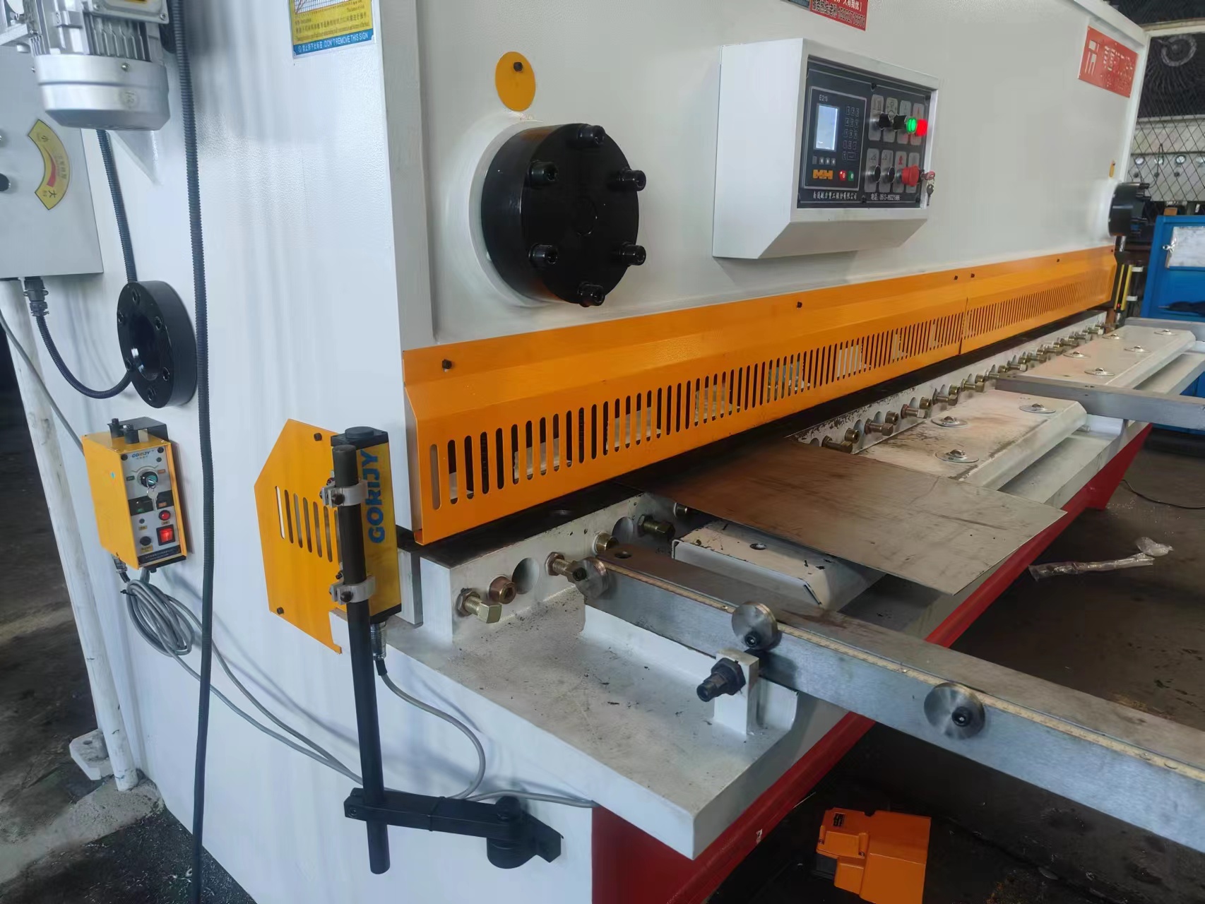 剪板機(jī)安全光幕 剪板機(jī)安全光幕